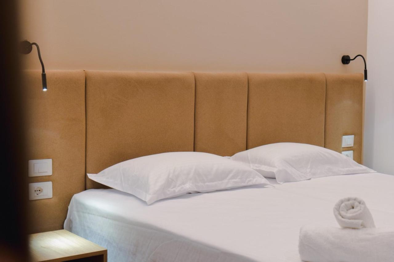 Aba Hotel *